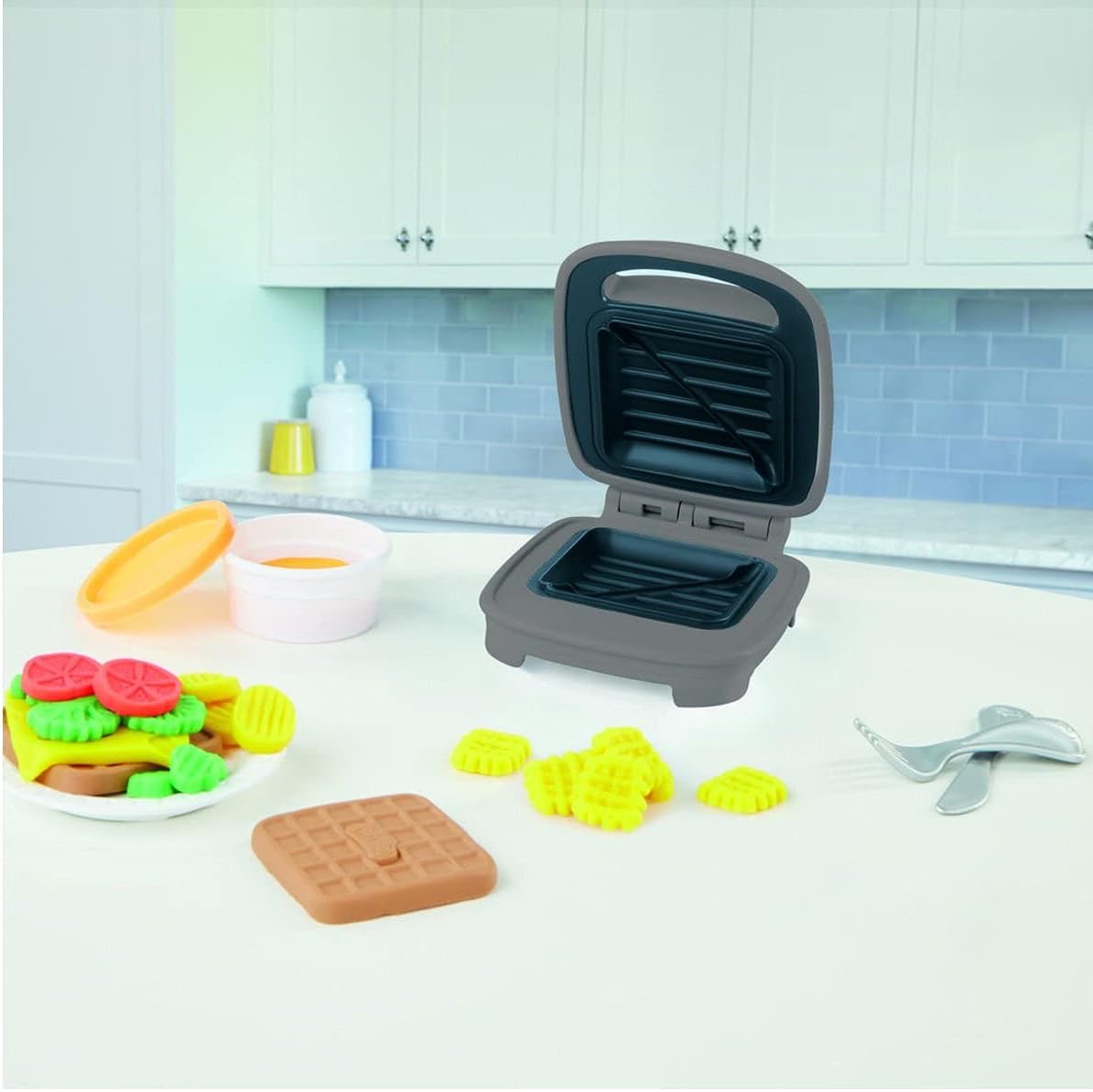 Hasbro Play-doh Kitchen Creations Cheesy Sandwich