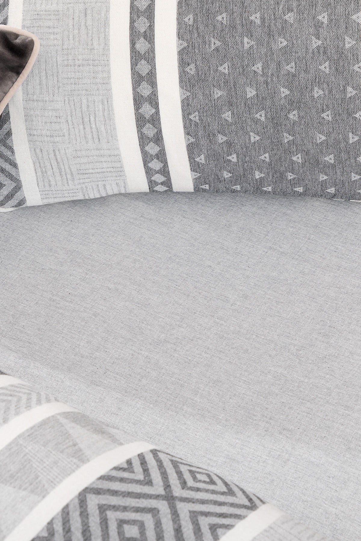 Semnoz Double Size Jacquard Duvet Cover Set - Madame Coco JO