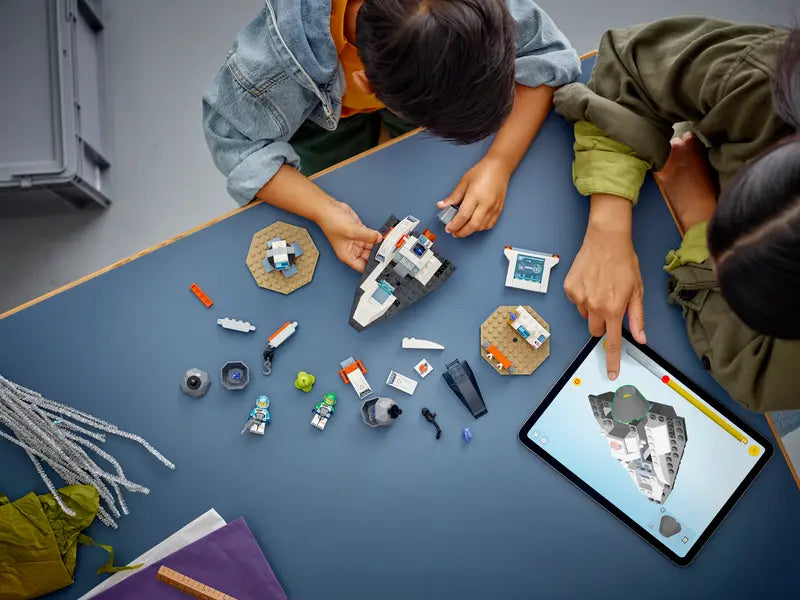 LEGO® Spaceship and Asteroid Discovery - Playset