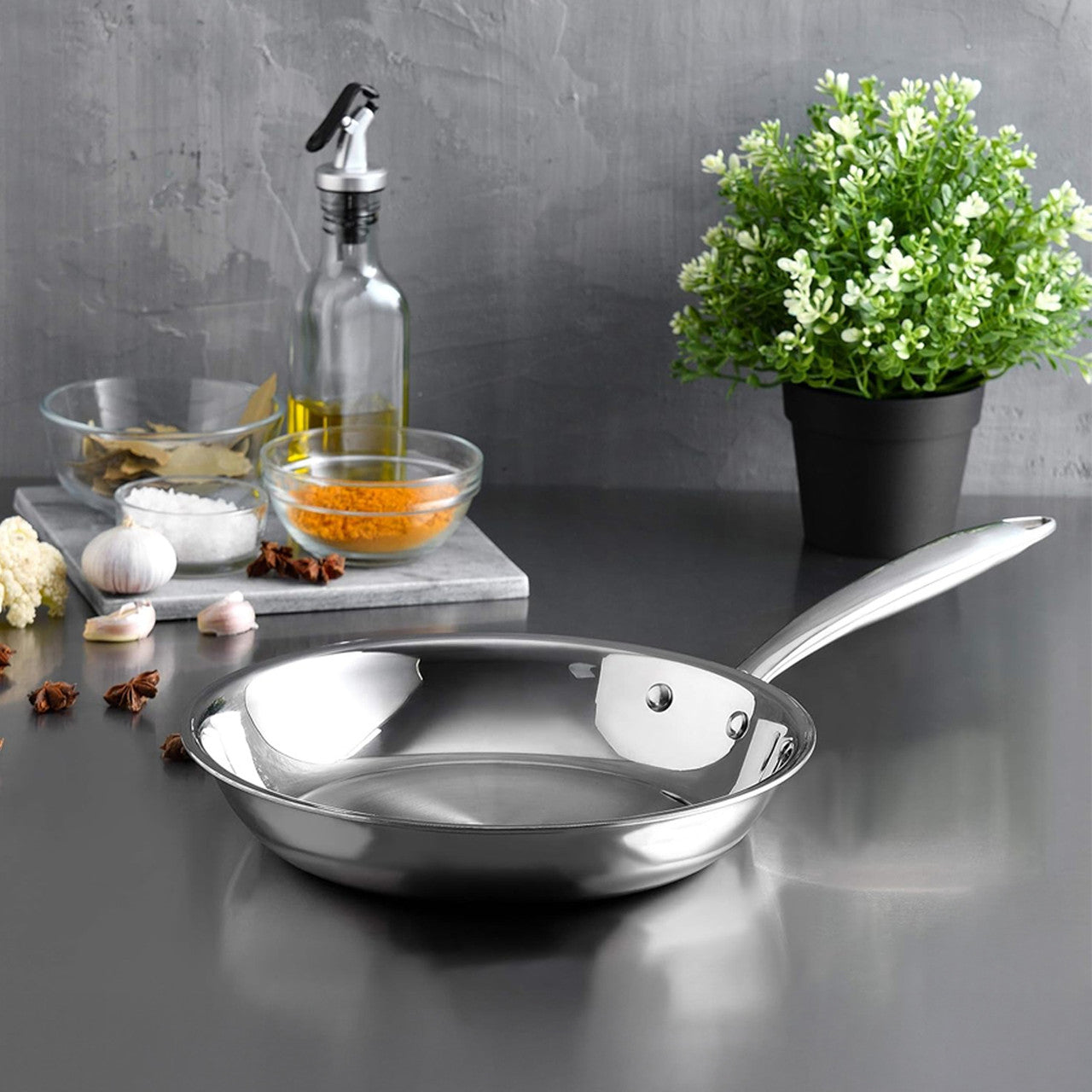 مقلاة Arshia Tri-Ply ستانلس ستيل 22 سم بنواة ألمنيوم