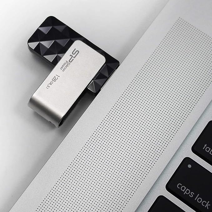 فلاش USB B30 من Silicon-Power بسعة 128 جيجابايت باللون الأسود