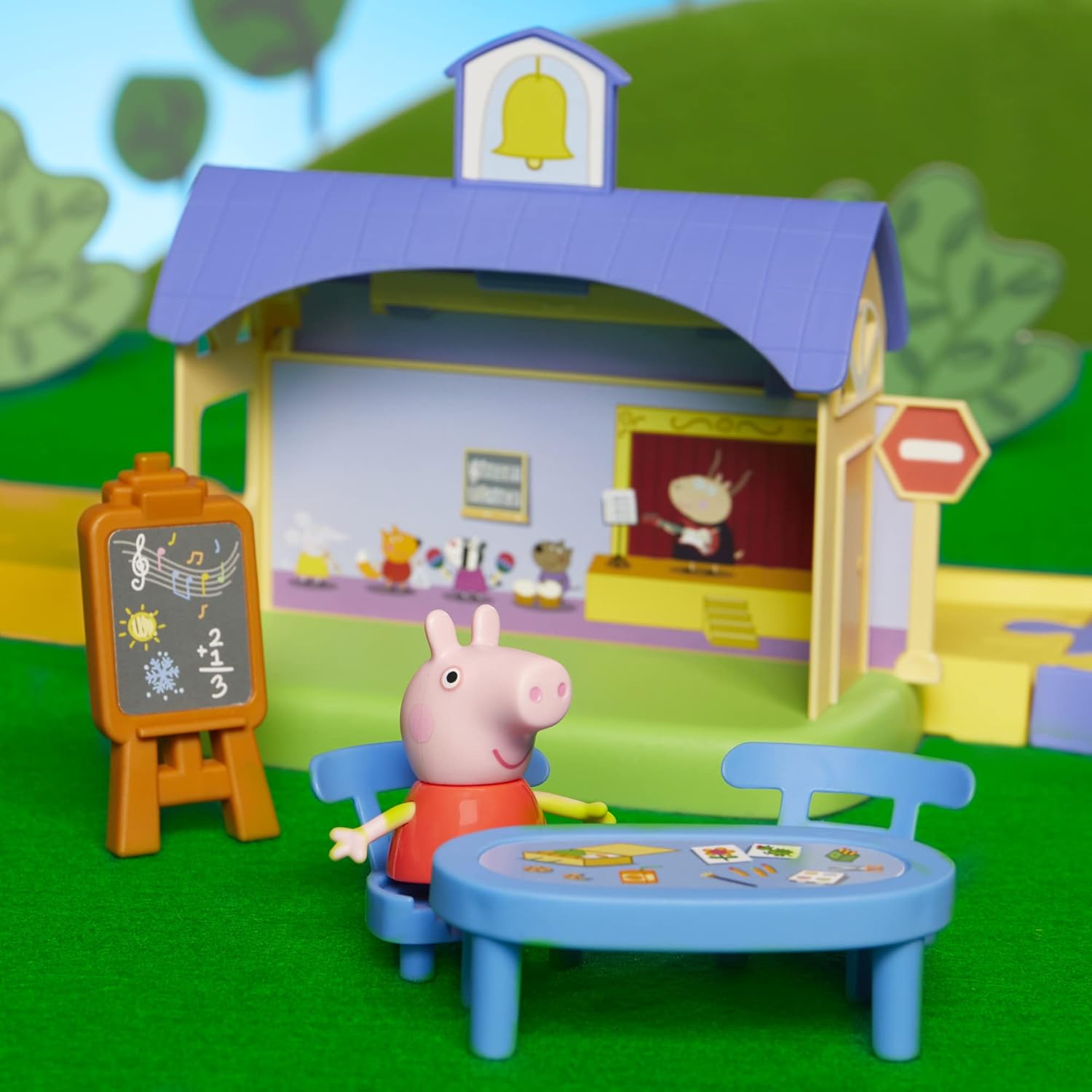 Hasbro Pep All Around Peppas Town Set