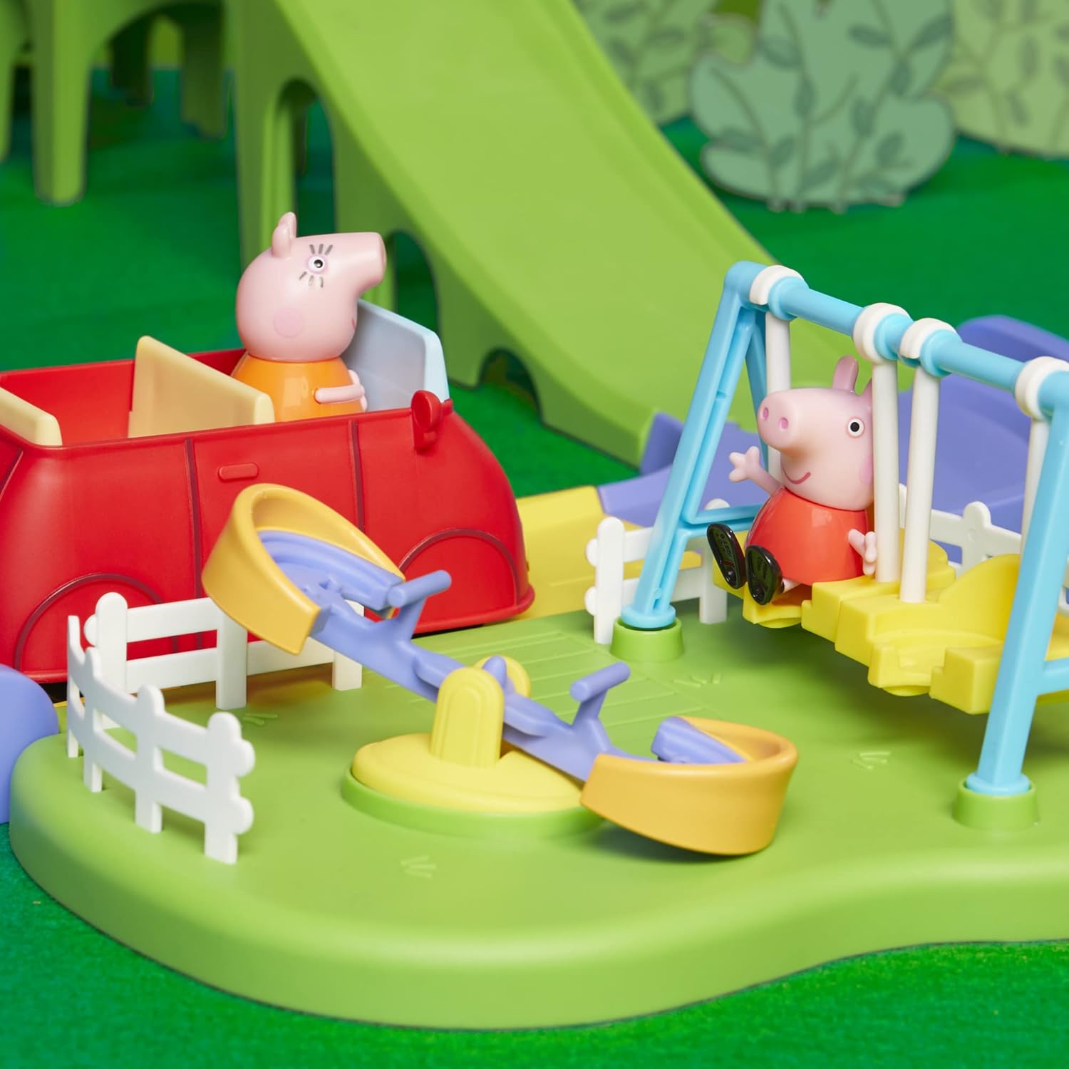 Hasbro Pep All Around Peppas Town Set