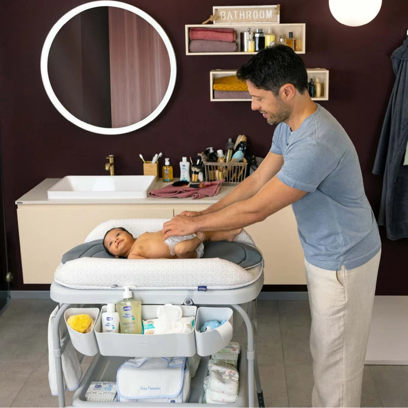 محطة استحمام وتغيير حفاضات شيكو Cuddle & Bubble – جرافيت