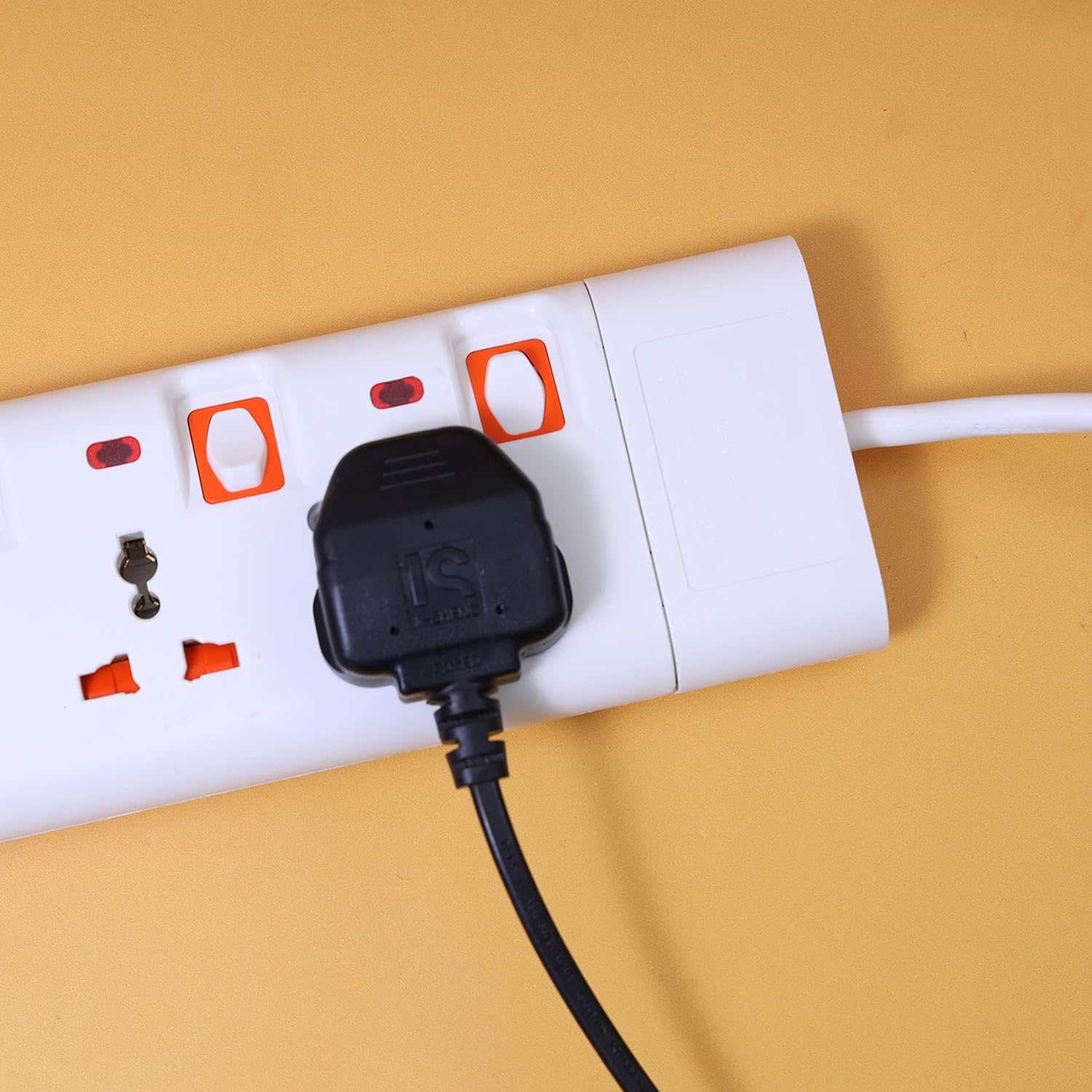 Geepas Extension Socket GES4094 - 4 Outlets, 2 USB, 3m Cord, 13A