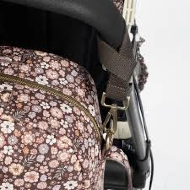 حقيبة تغيير Pasito a Pasito بلوسوم بيتال – عملية وأنيقة