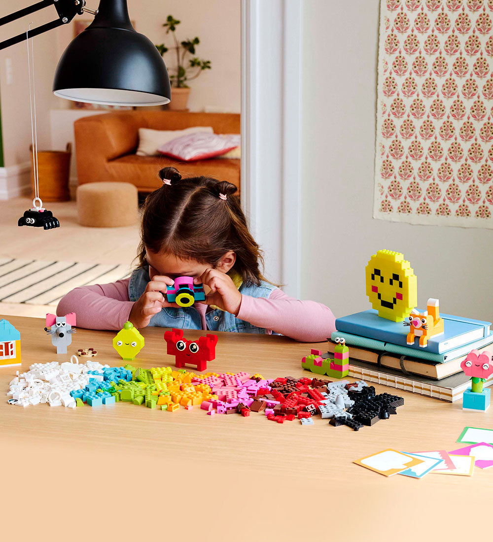 LEGO® Classic+ - Creative Happy Box 11042 - 680 pcs