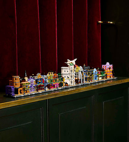 LEGO Harry Potter - Diagon Alley Shops 76444 - 2750 pcs