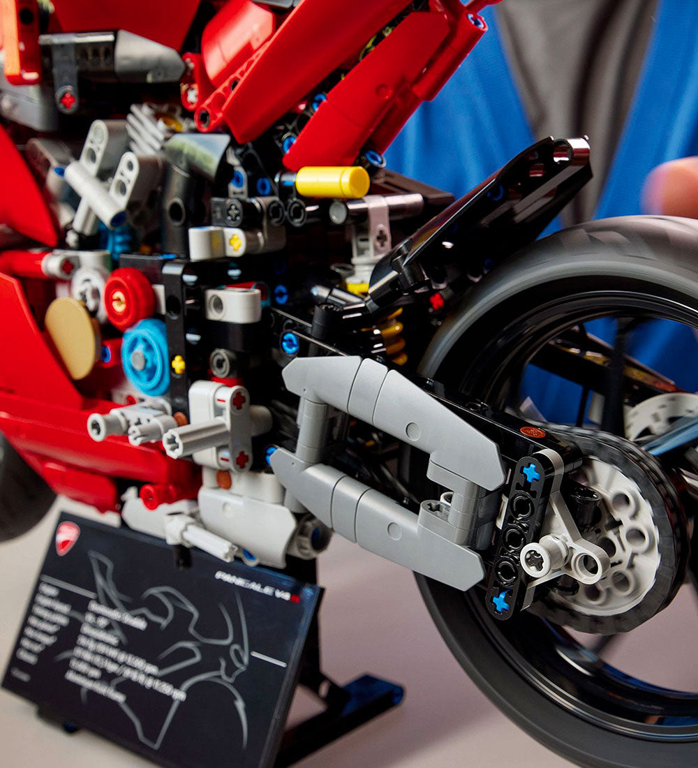 LEGO® Technic - Ducati Panigale V4 S 42202