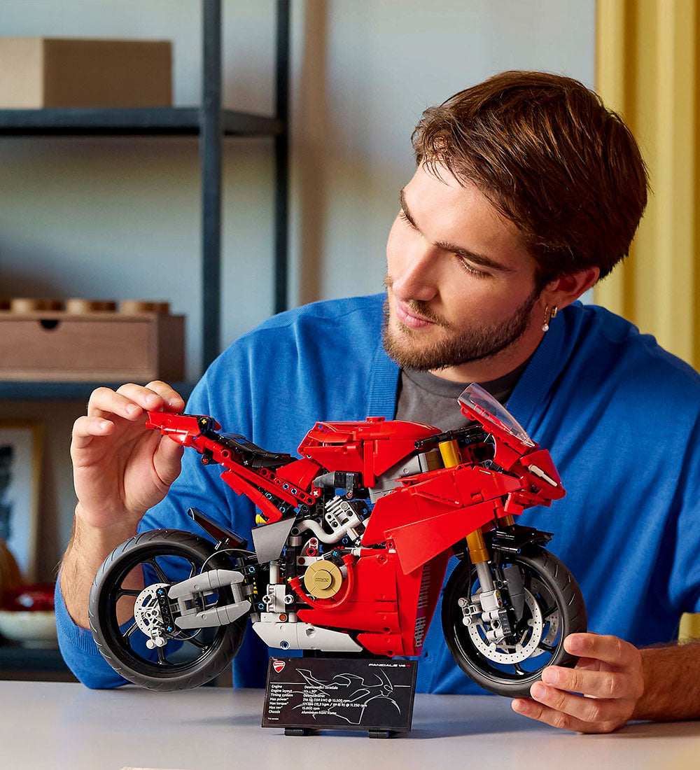 LEGO® Technic - Ducati Panigale V4 S 42202