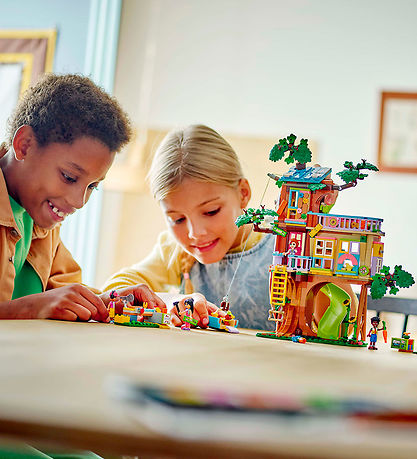 LEGO® Friends - Friendship Tree House 42652