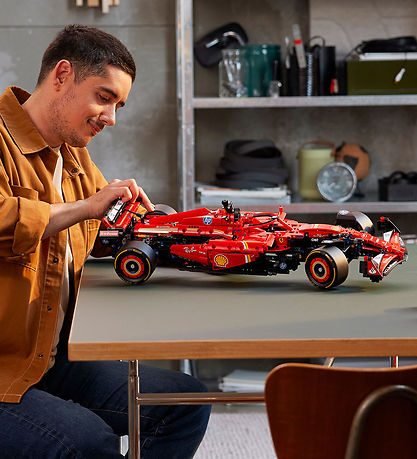 LEGO® Technic - Ferrari SF-24 42207