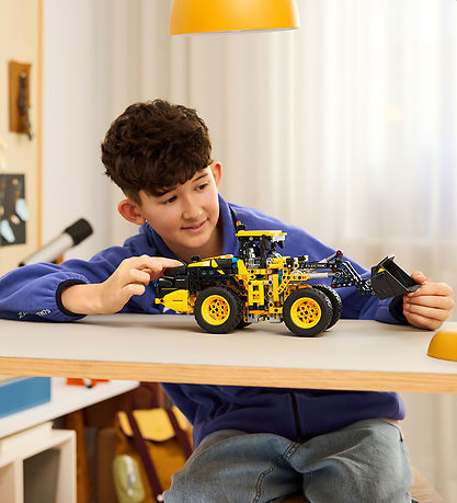 LEGO® Technic - Volvo L120 Electric Wheel Loader 42209