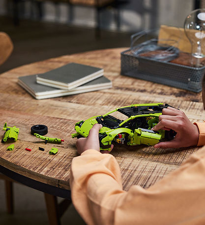 LEGO® Technic - Lamborghini Huracán Tecnica 42161