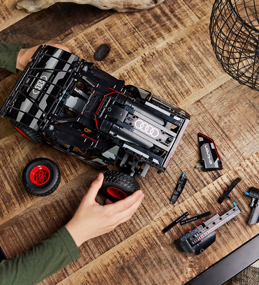 LEGO Technic Audi RS Q e-tron 42160 – 914 pcs
