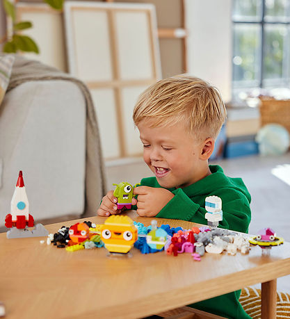 LEGO® Classic+ - Creative Space Planets 11037 - 450 pcs