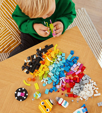 LEGO® Classic+ - Creative Space Planets 11037 - 450 pcs