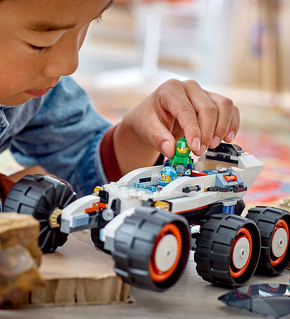 LEGO® City - Space Explorer Rover & Alien Life 60431