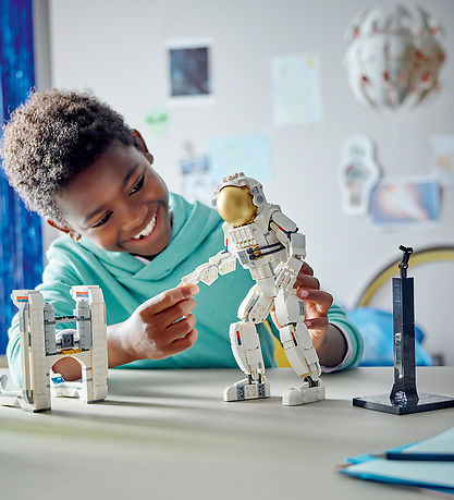 LEGO Creator Space Astronaut 31152 – 3-in-1 – 647 pcs