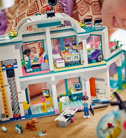 LEGO® Friends - Heartlake City Hospital 42621