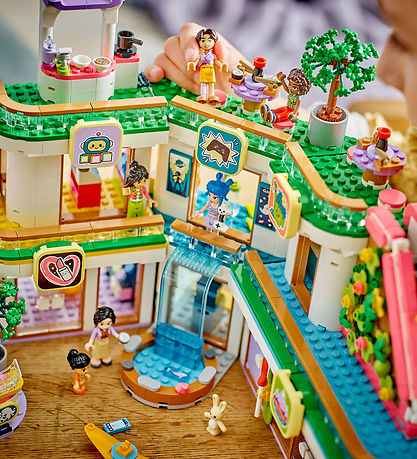 LEGO® Friends - Heartlake City Shopping Mall 42604