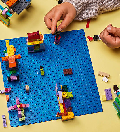 LEGO® Classic+ - Blue Baseplate 11025