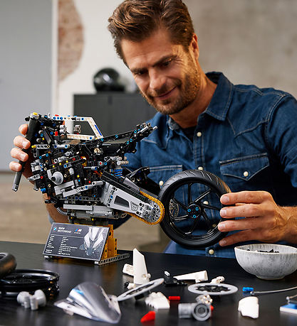 LEGO® Technic - BMW M 1000 RR 42130 - 1921 Pieces