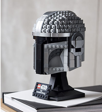 LEGO Star Wars – The Mandalorian Helmet 75328