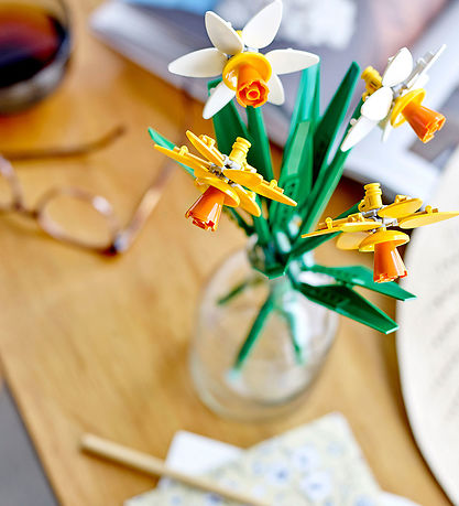 LEGO® Flowers - Daffodils 40747 - 216 Pieces