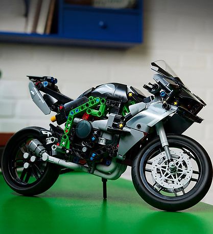 LEGO® Technic - Kawasaki Ninja H2R 42170 - 643 Pieces