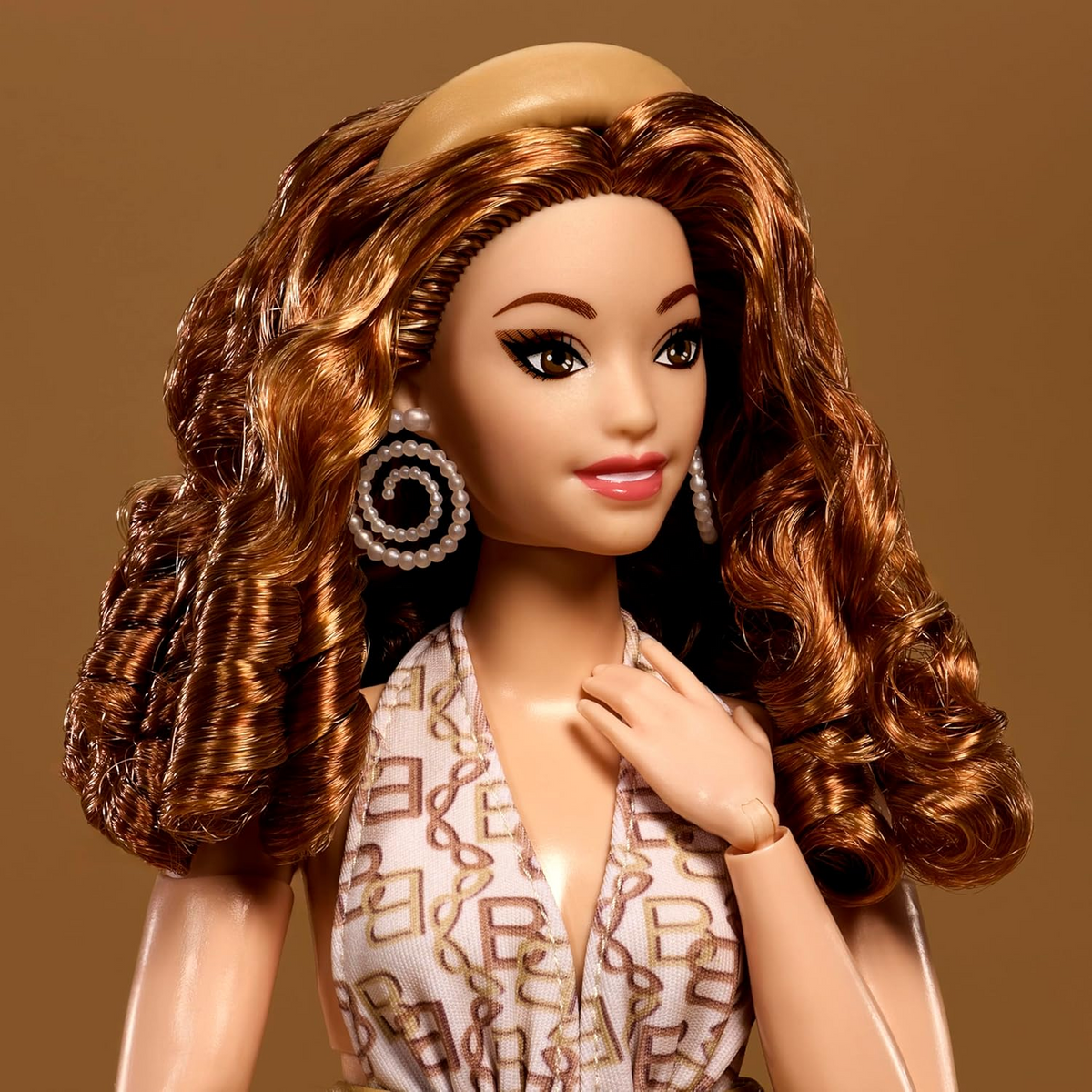 Barbie You Create Barbie Basics White and Curvy
