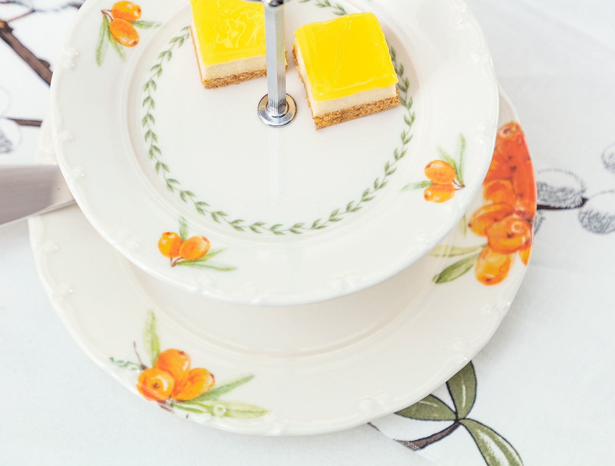 Eleagnus 2 Layer Cake Stand - Madame Coco JO
