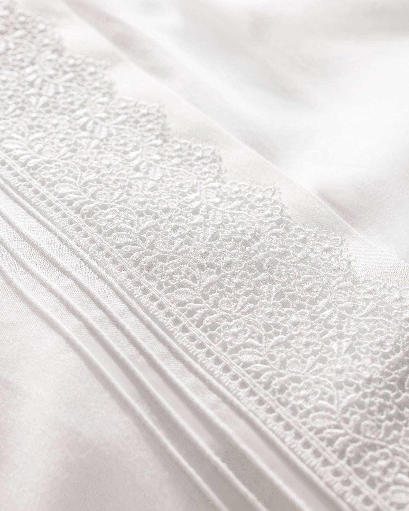 Magou Kıng Sıze Embroıdery Satın Duvet Cover Set - Madame Coco JO