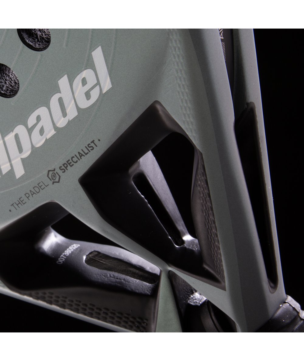 مضرب Bullpadel Hack 04 2026 – السرعة والقوة المطلقة في كل ضربة