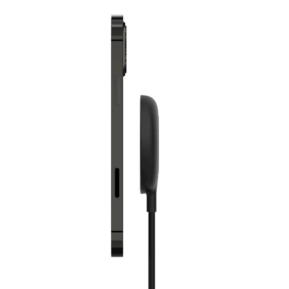 Belkin Magnetic Wireless Charger 7.5W for MagSafe iPhones - Black & White